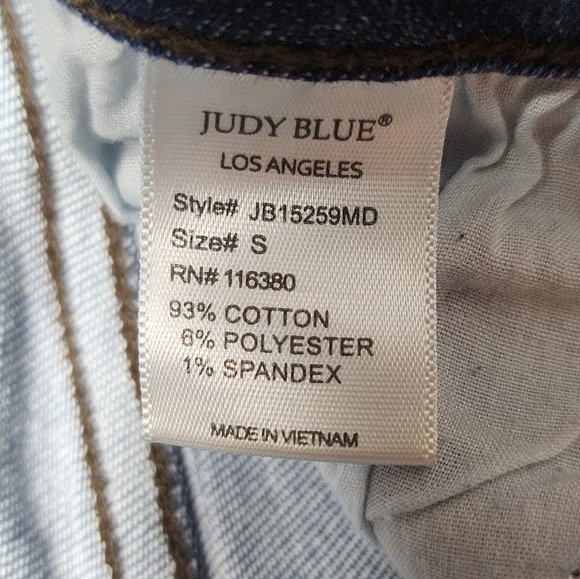 Judy Blue Distressed Bermuda Denim Shorts Womens Small - Picture 9 of 9